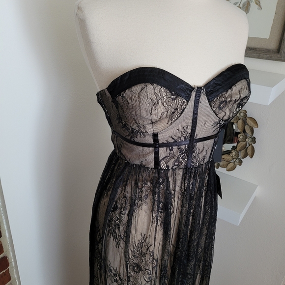 Lulu's Amorous Attitude Black Lace Bustier Strapless Maxi Dress Small - Picture 7 of 10